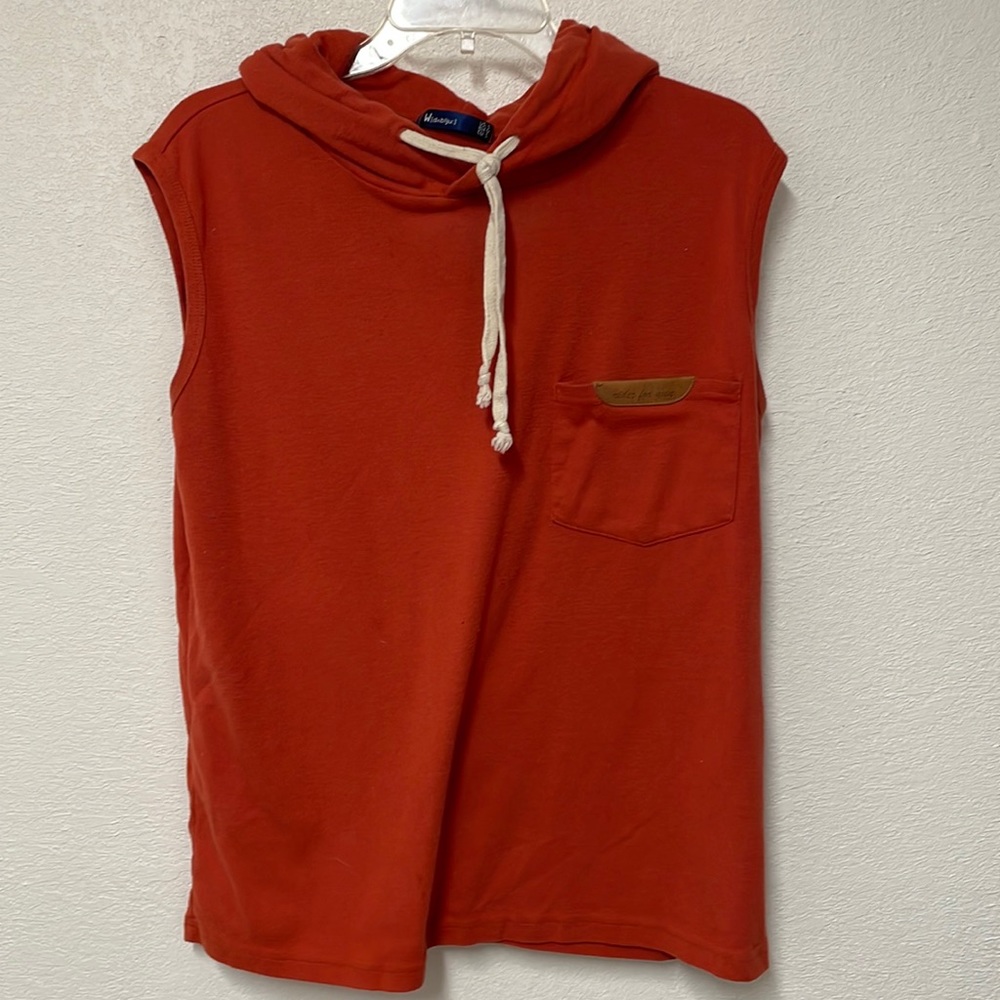 Sleeveless hoodie